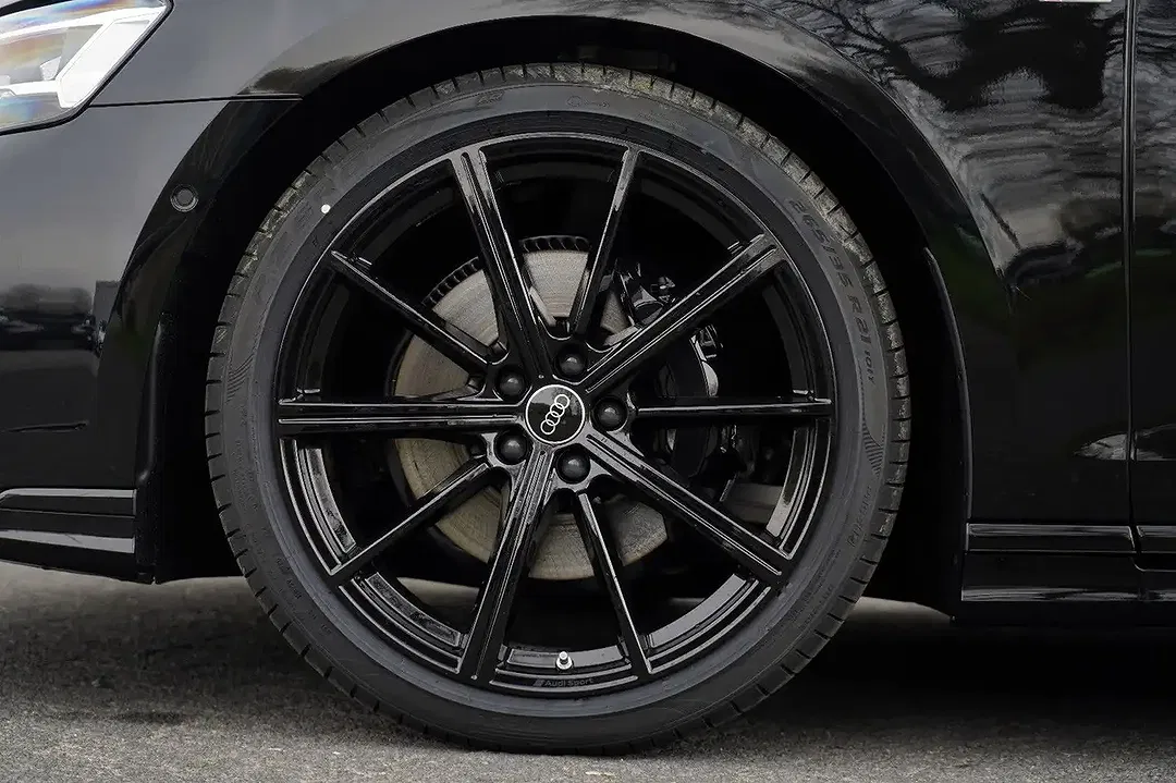 Audi A8 - Thumbnail 6
