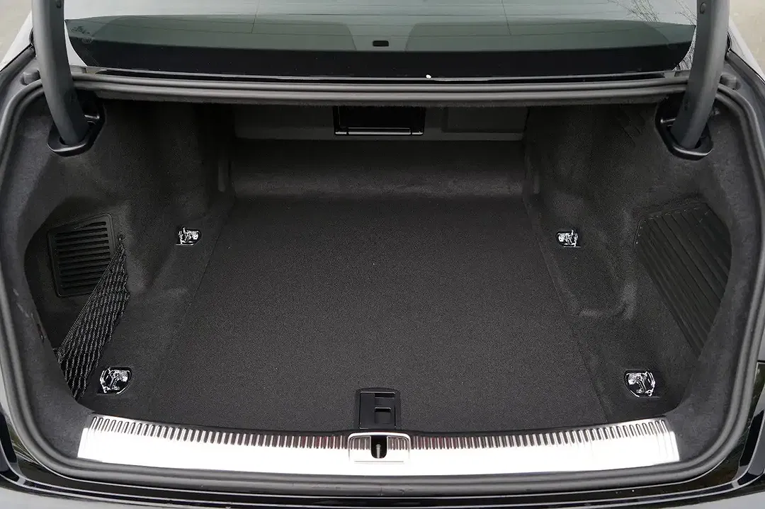 Audi A8 - Thumbnail 7