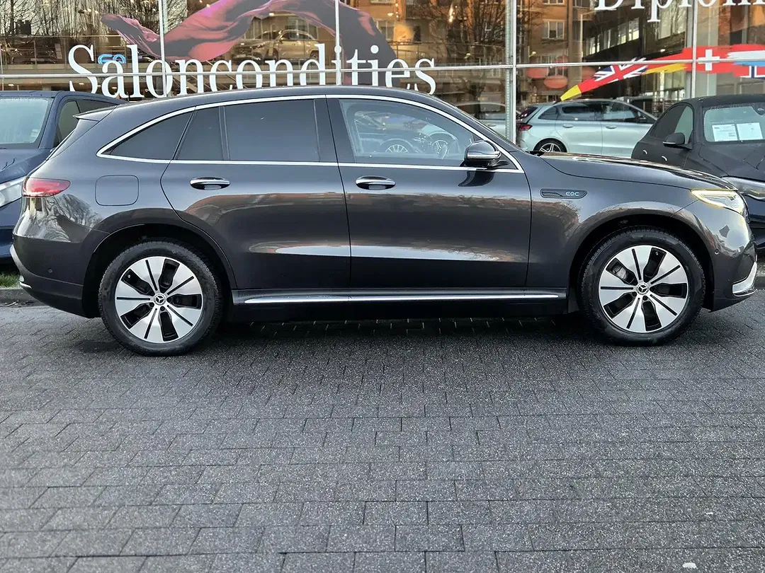 Mercedes-Benz EQC 400 - Thumbnail 4