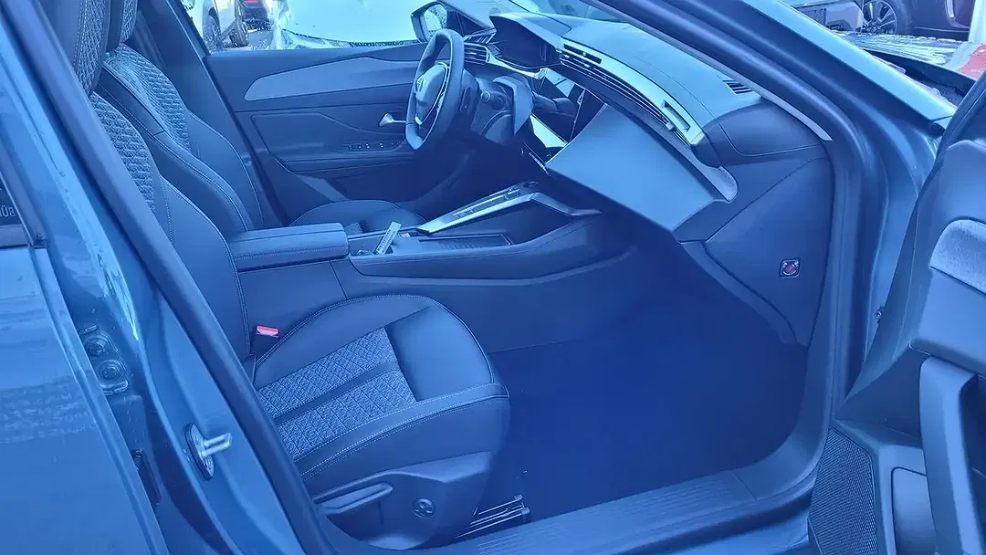 Peugeot 308 - Thumbnail 10