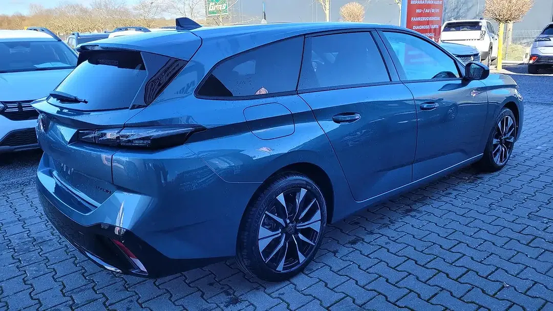 Peugeot 308 - Thumbnail 4