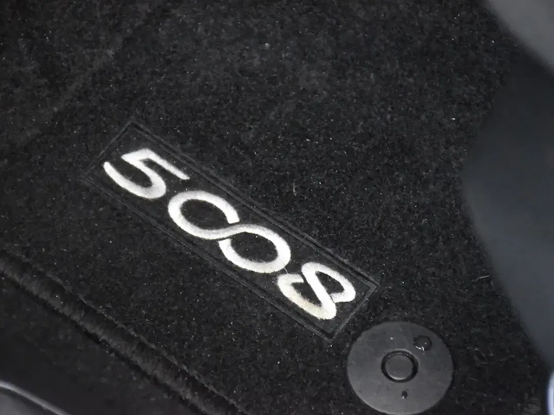Peugeot 5008 - Thumbnail 33
