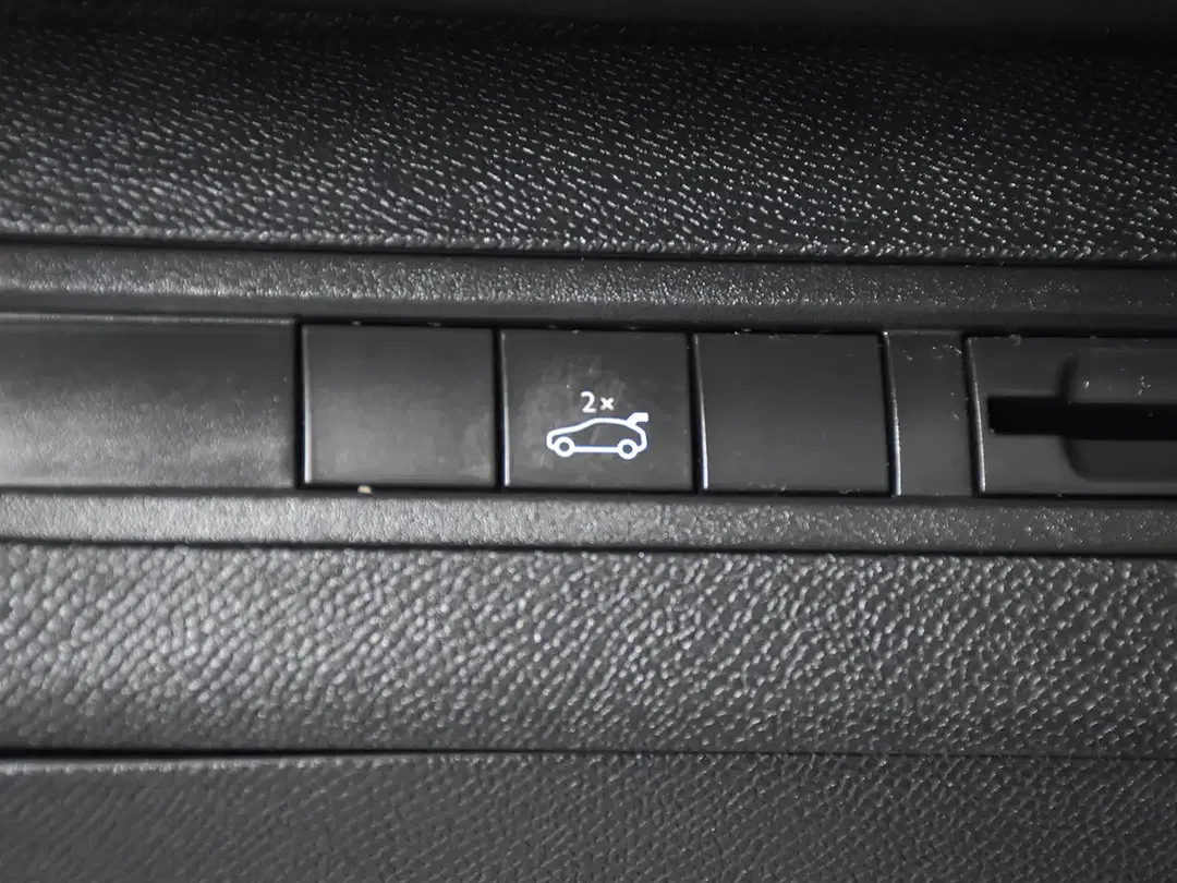 Peugeot 5008 - Thumbnail 39