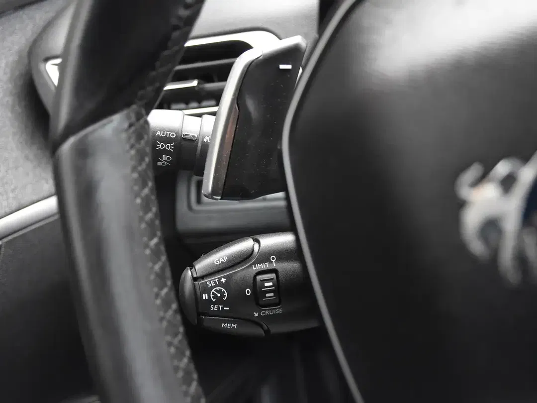 Peugeot 5008 - Thumbnail 40