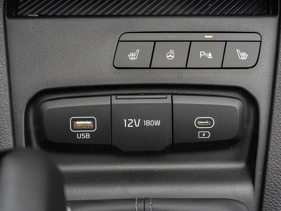 Kia Stonic - Thumbnail 11