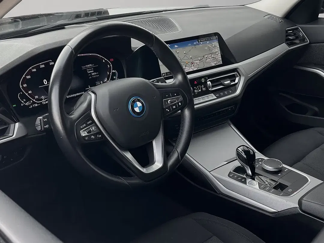 BMW 330 - Thumbnail 7
