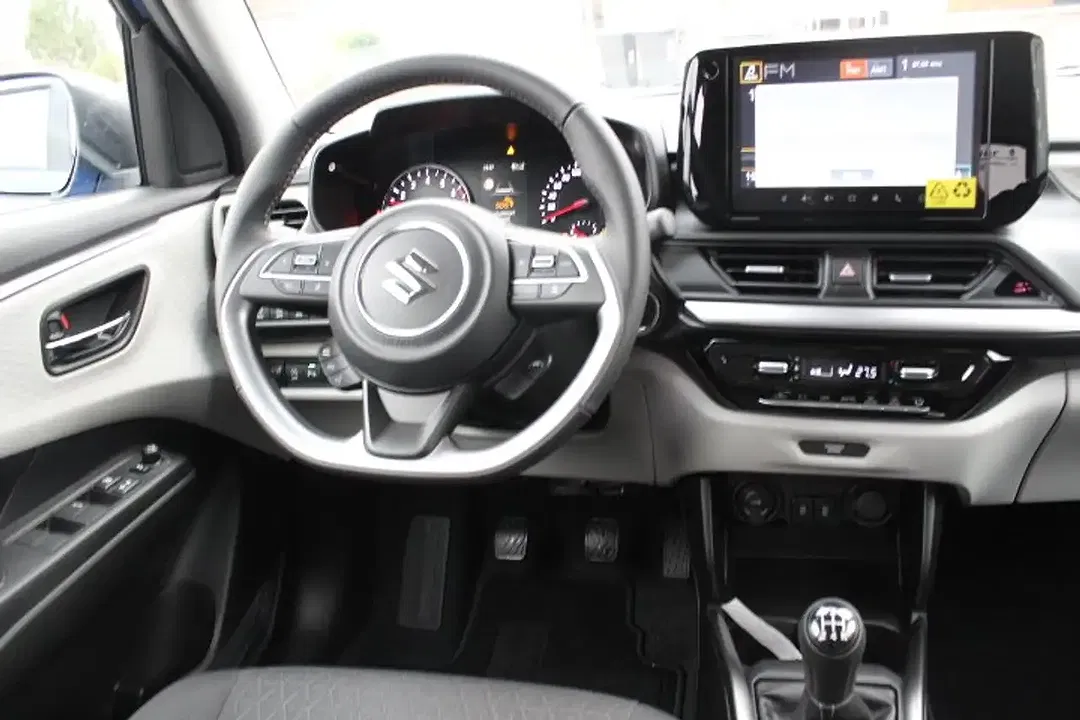Suzuki Swift - Thumbnail 11