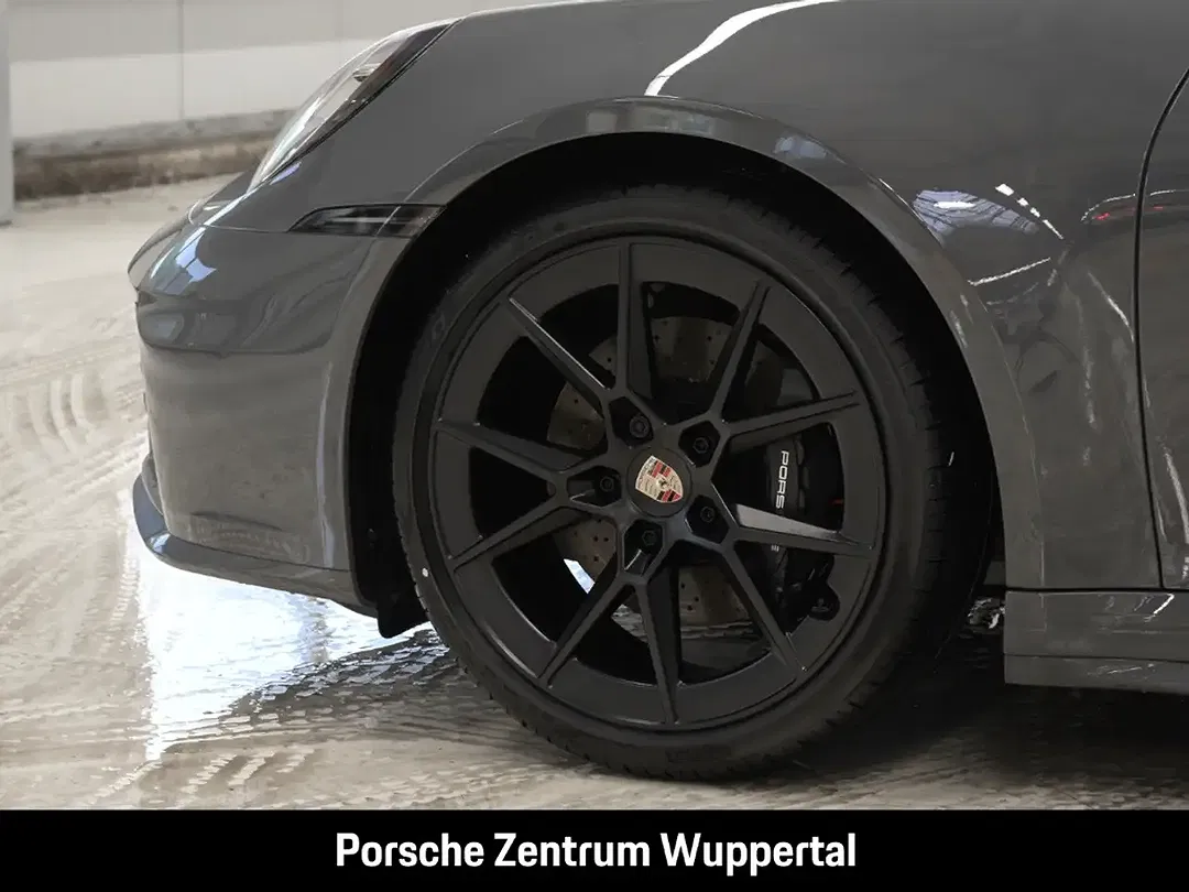 Porsche 992 - Thumbnail 8