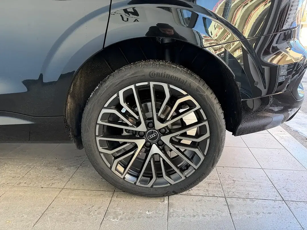 Audi Q3 - Thumbnail 3