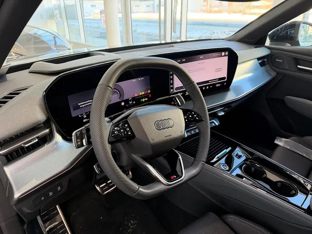 Audi Q3 - Thumbnail 5