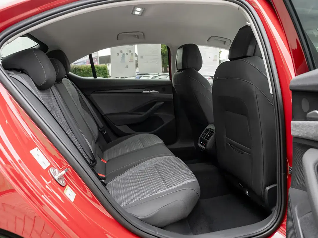 Skoda Superb - Thumbnail 4