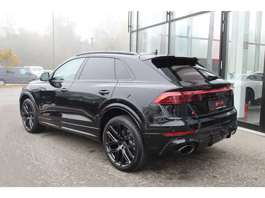 Audi RS Q8 - Thumbnail 3