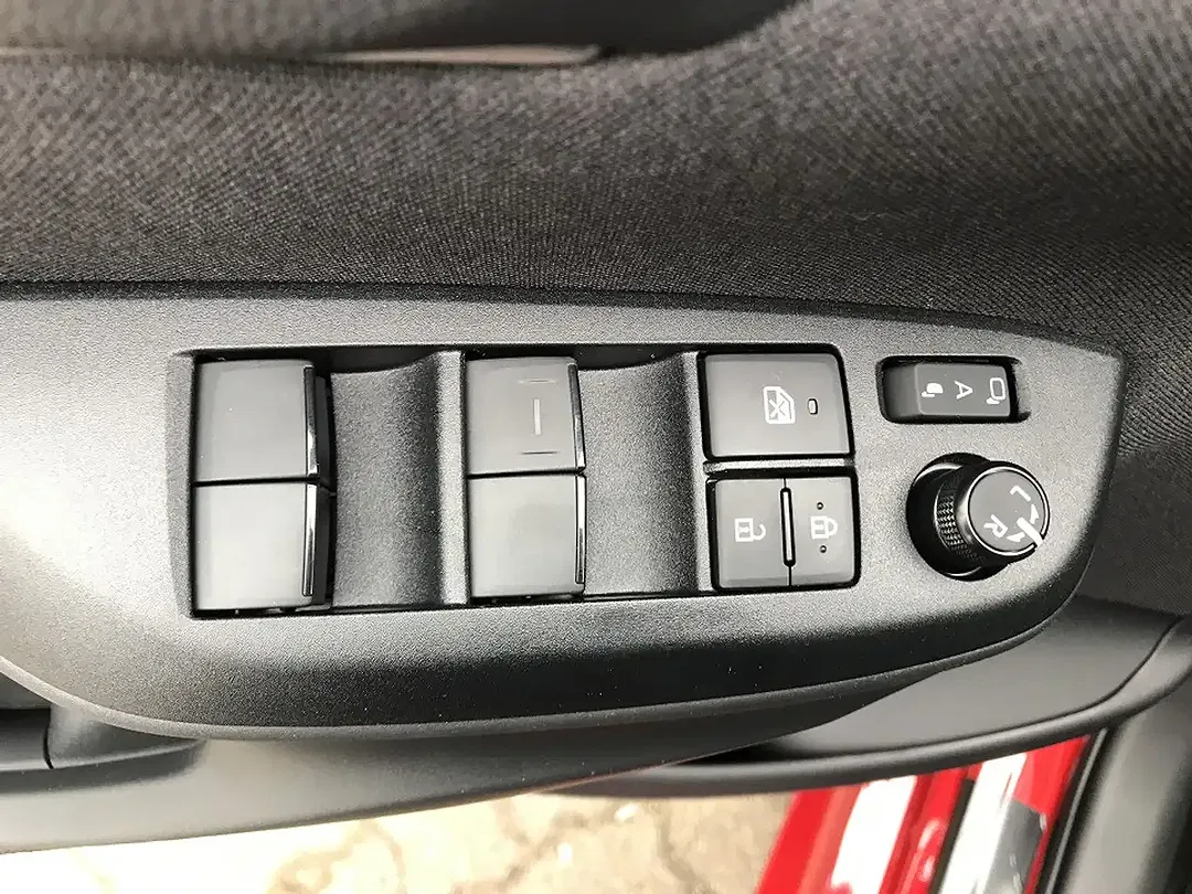Mazda 2 - Thumbnail 9