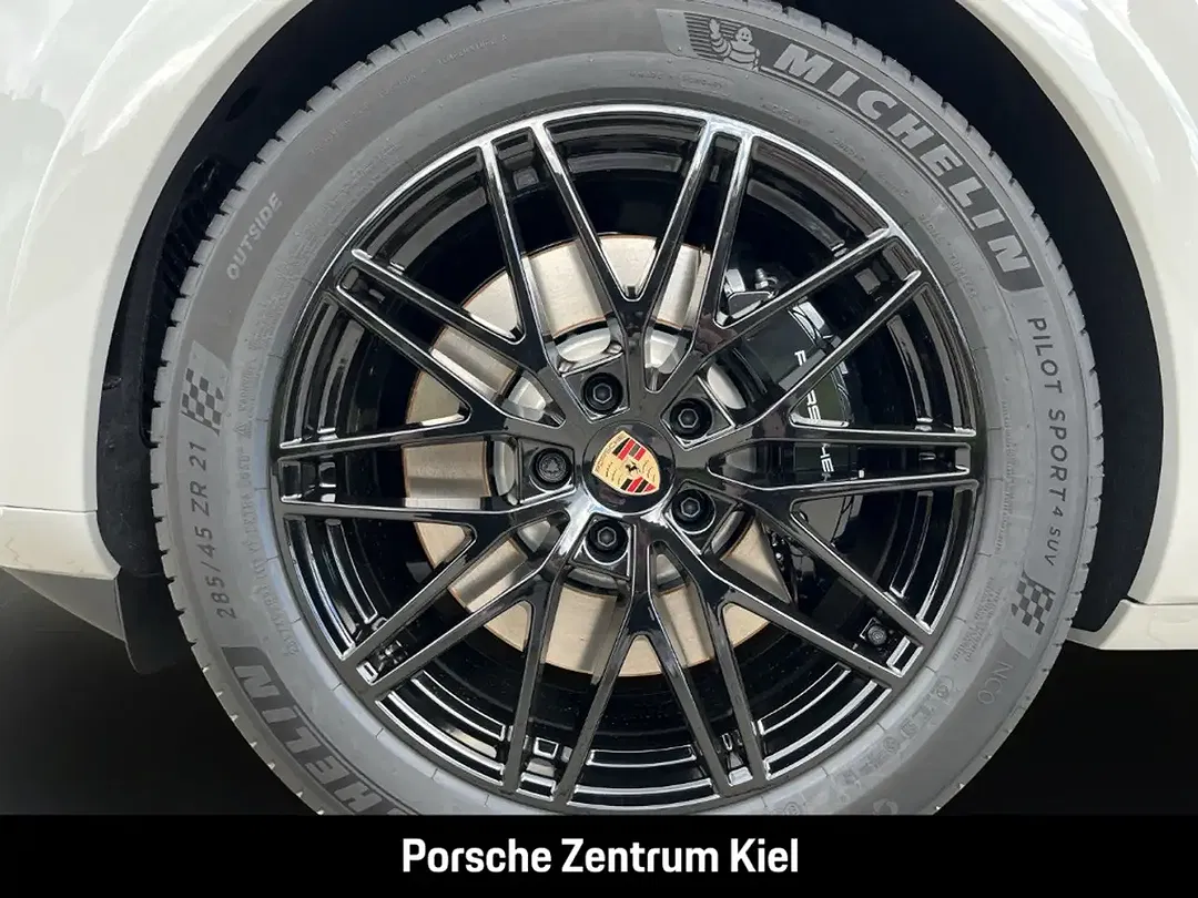 Porsche Cayenne - Thumbnail 6