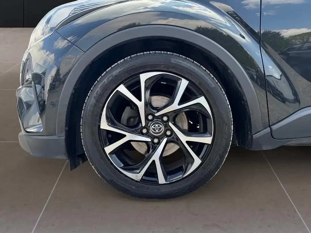 Toyota C-HR - Thumbnail 9