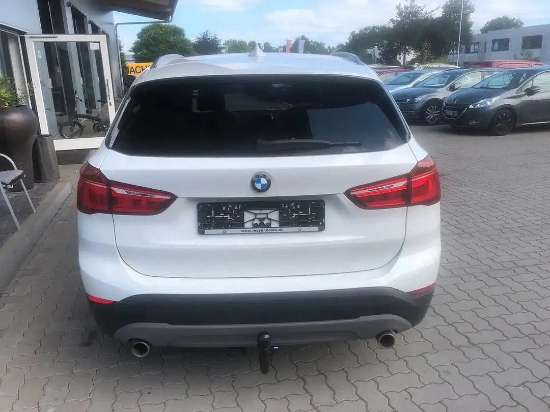 BMW X1 - Thumbnail 6