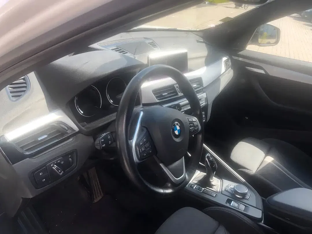 BMW X1 - Thumbnail 9