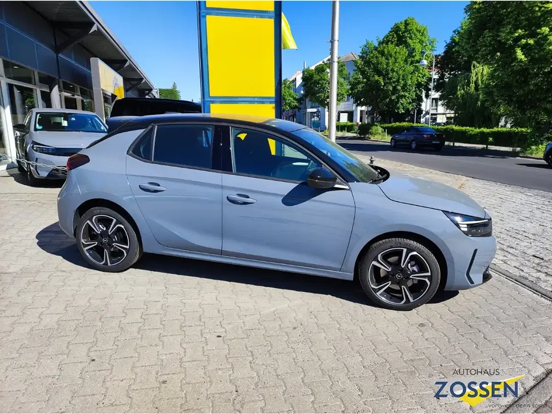 Opel Corsa - Thumbnail 1