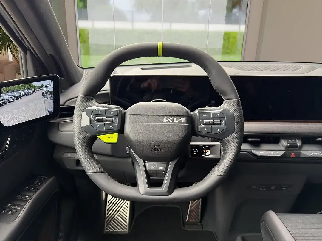 Kia EV9 - Thumbnail 10