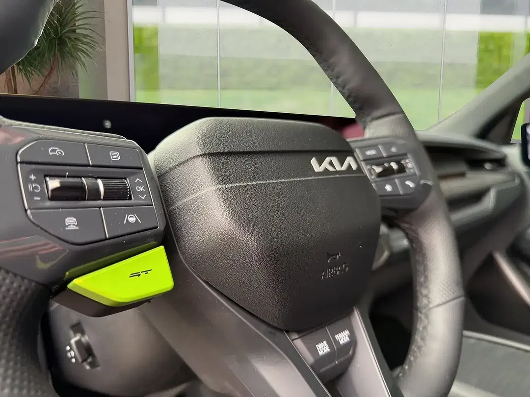 Kia EV9 - Thumbnail 13