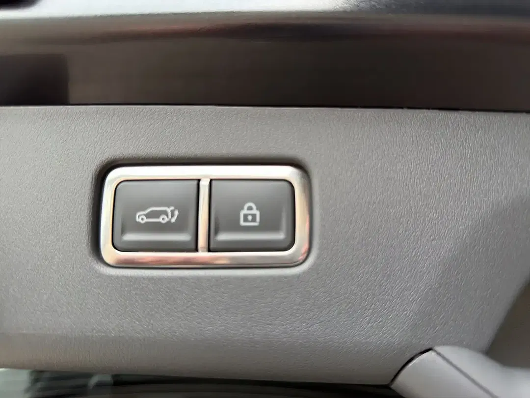 Kia EV9 - Thumbnail 21