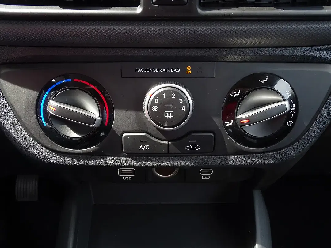 Hyundai i10 - Thumbnail 12