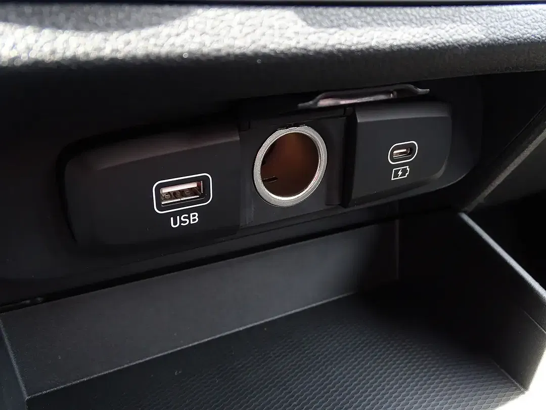 Hyundai i10 - Thumbnail 13