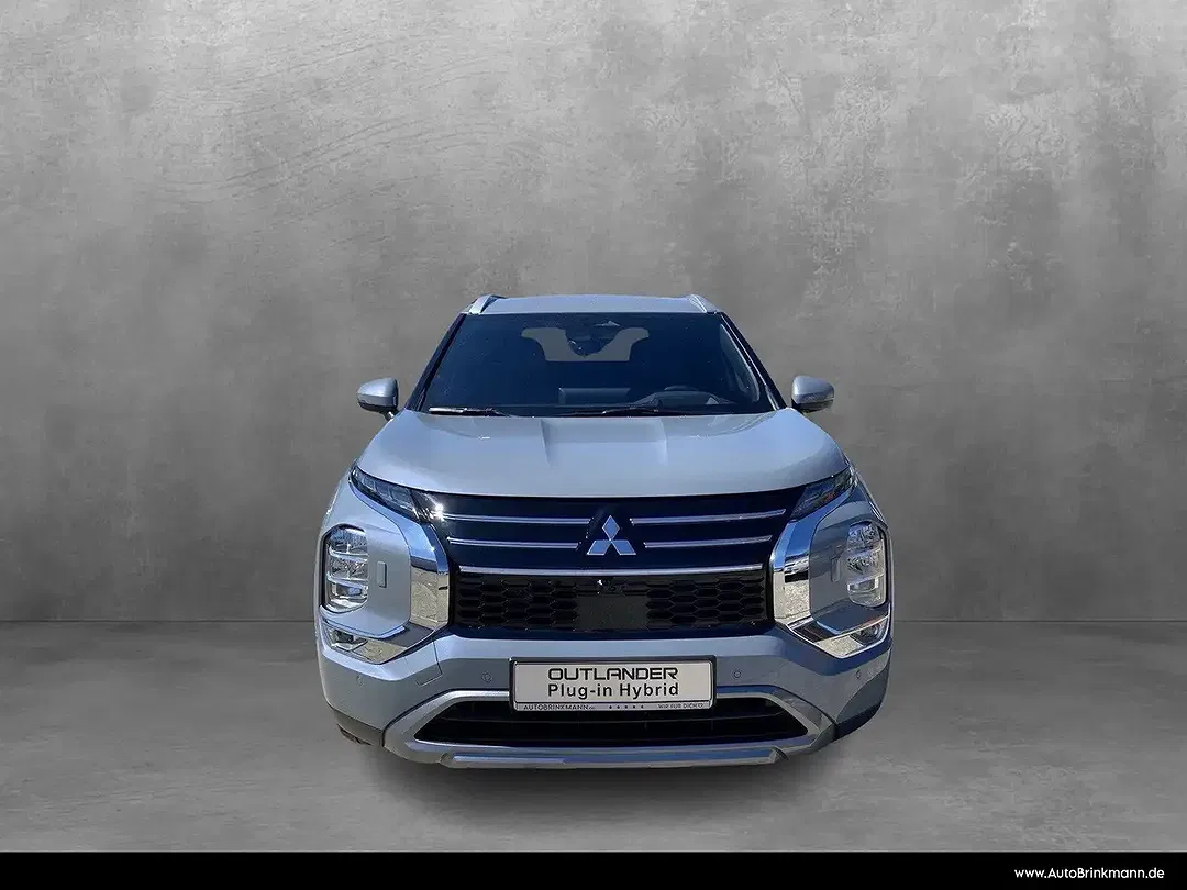 Mitsubishi Outlander - Thumbnail 2