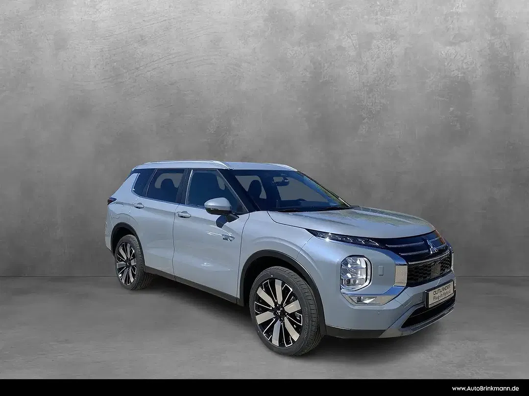 Mitsubishi Outlander - Thumbnail 3