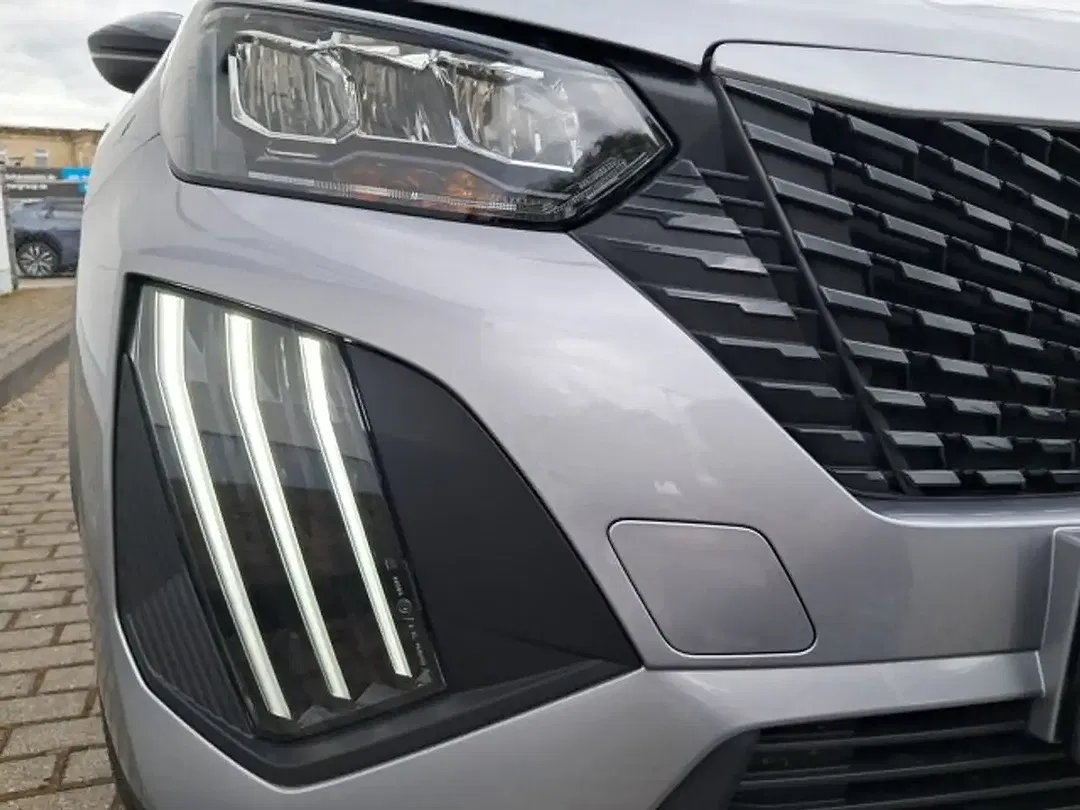Peugeot 2008 - Thumbnail 5