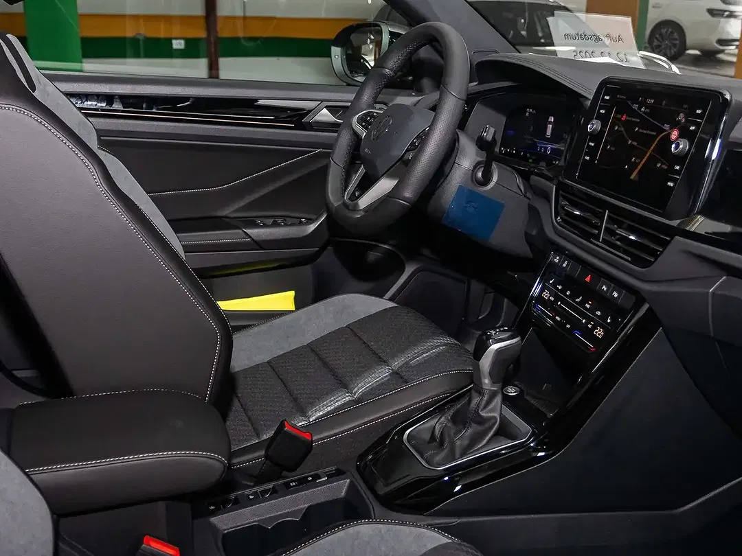 Volkswagen T-Roc - Thumbnail 18