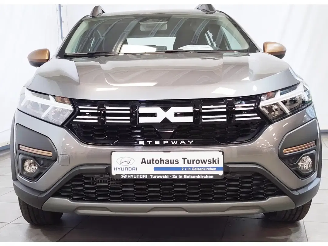 Dacia Sandero - Thumbnail 2