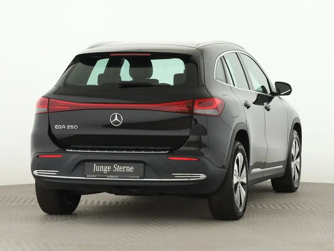 Mercedes-Benz EQA 250 - Thumbnail 2