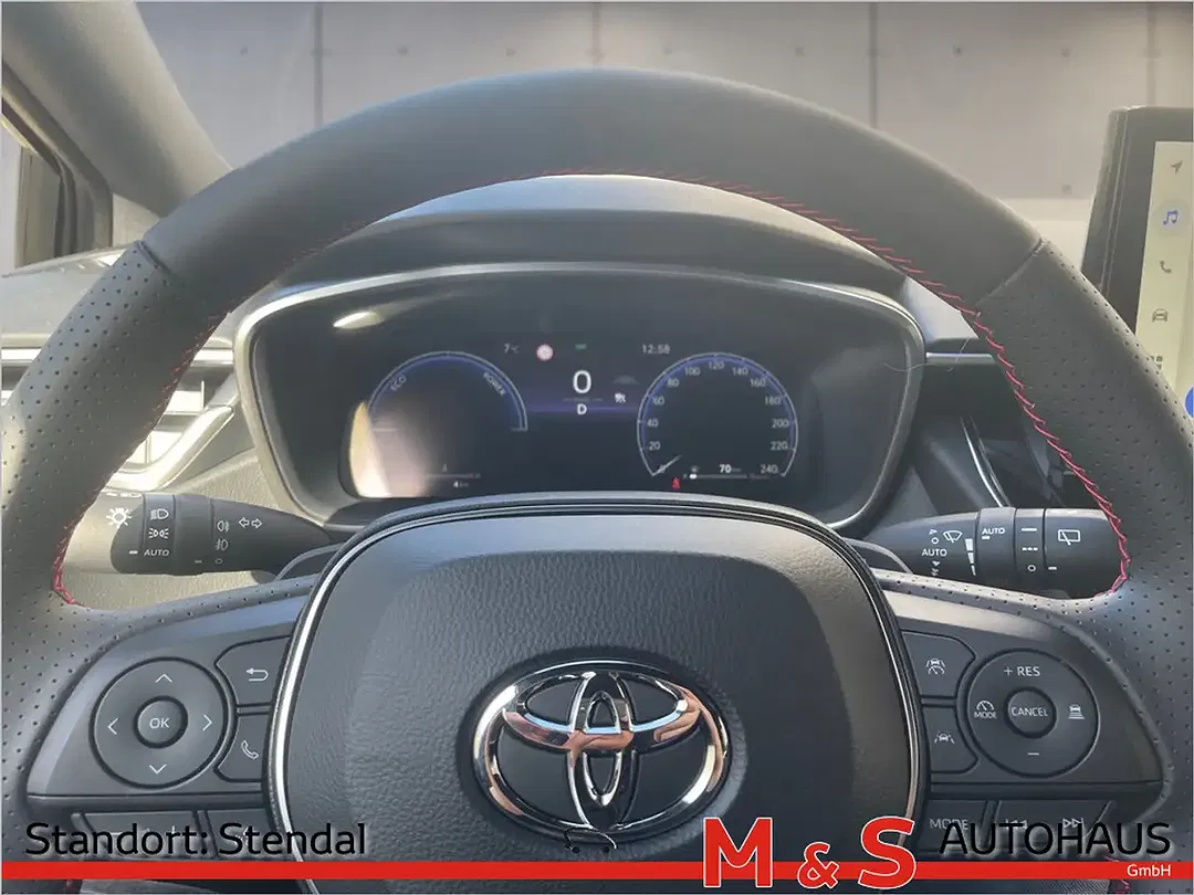 Toyota Corolla - Thumbnail 13