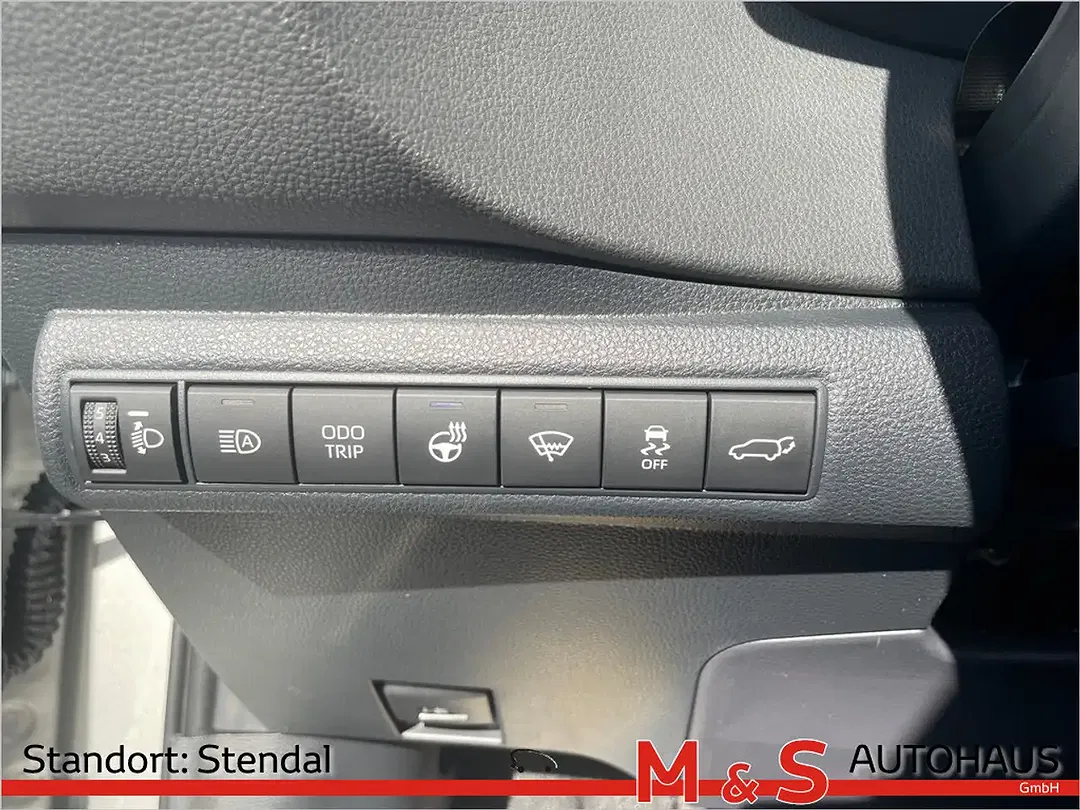 Toyota Corolla - Thumbnail 18