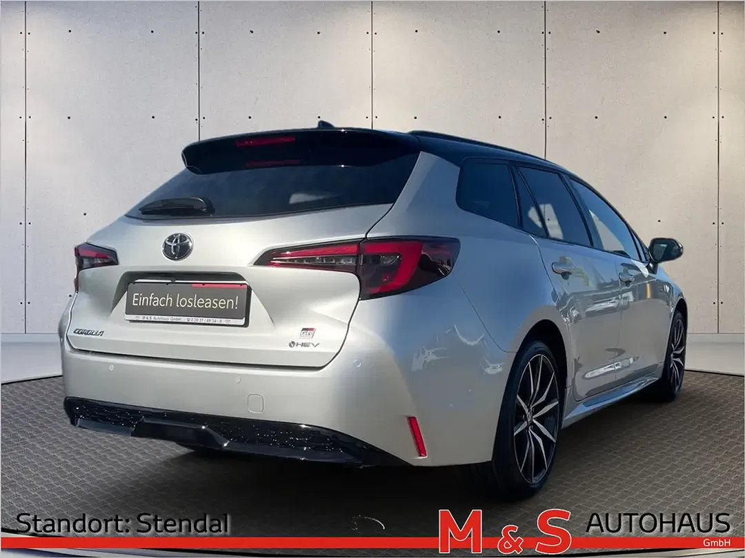 Toyota Corolla - Thumbnail 4