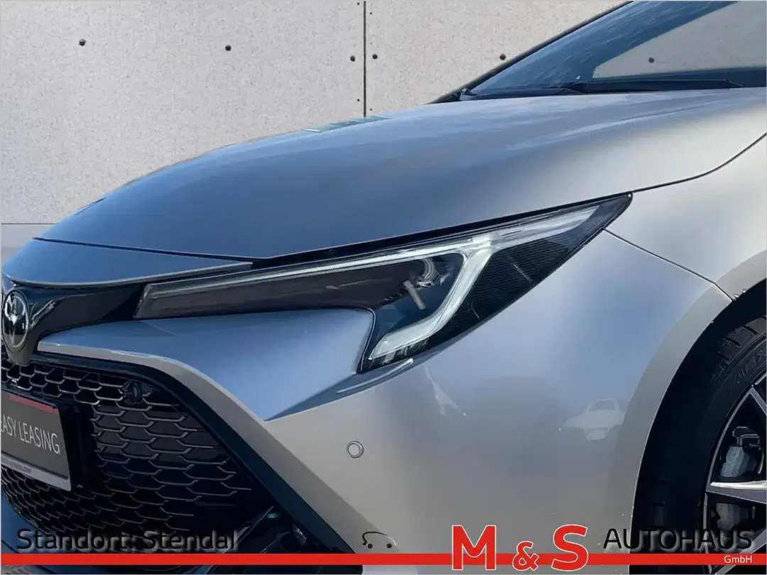 Toyota Corolla - Thumbnail 6