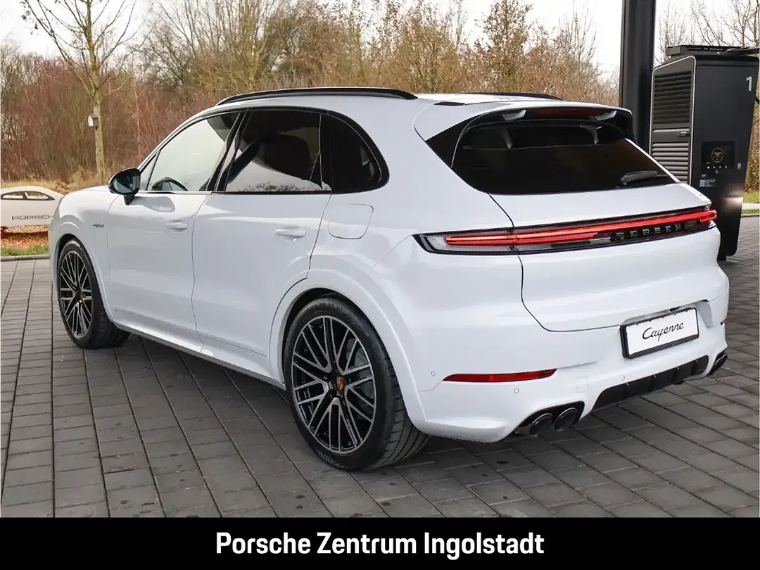 Porsche Cayenne - Thumbnail 3