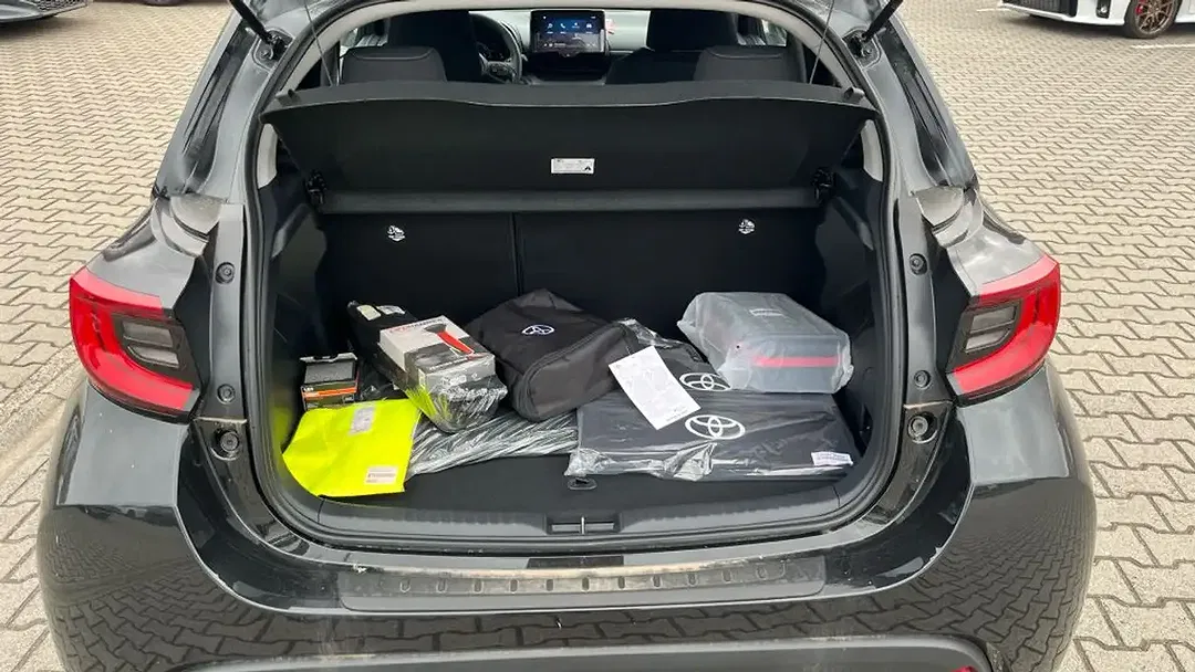 Toyota Yaris - Thumbnail 10