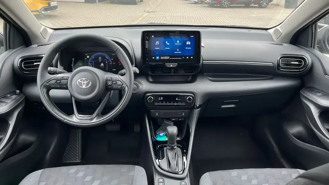 Toyota Yaris - Thumbnail 13