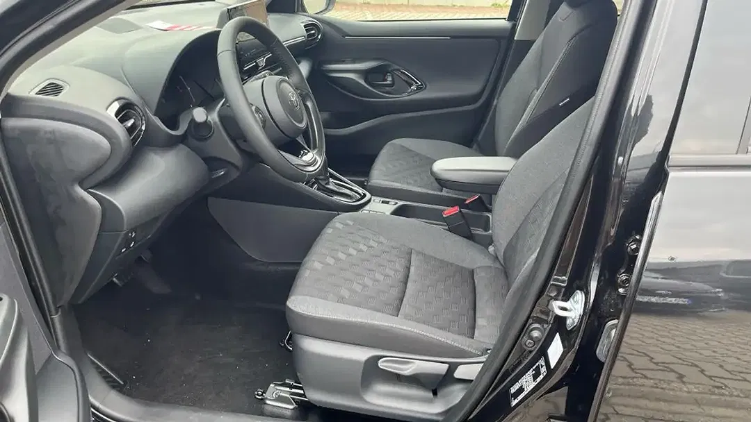 Toyota Yaris - Thumbnail 14