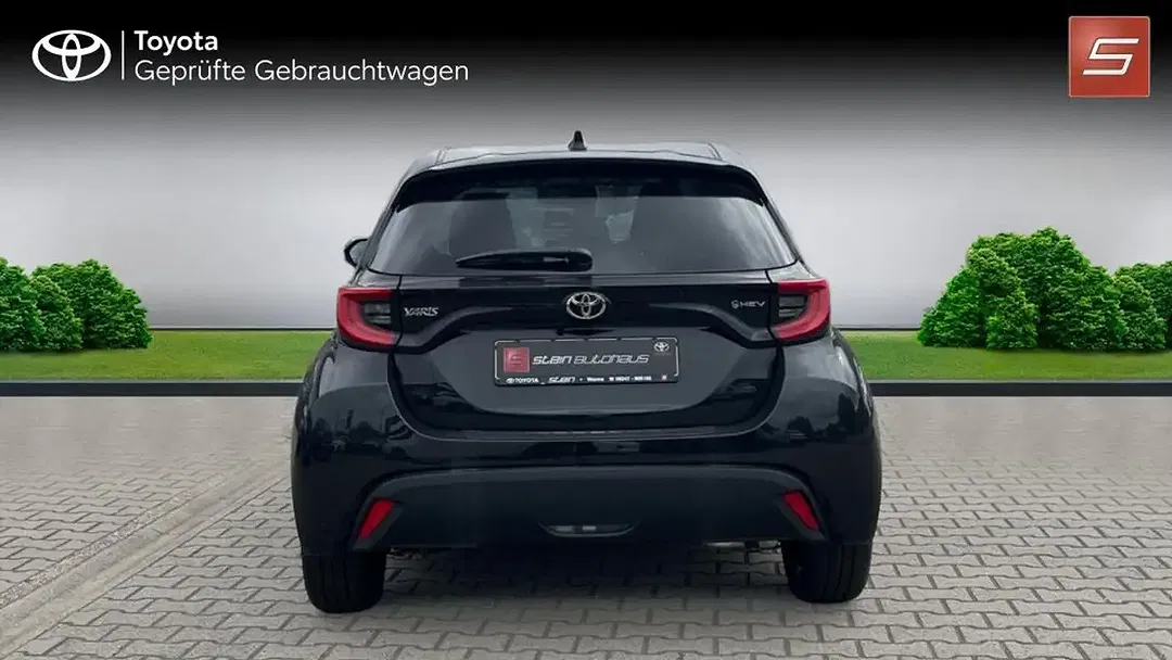 Toyota Yaris - Thumbnail 4