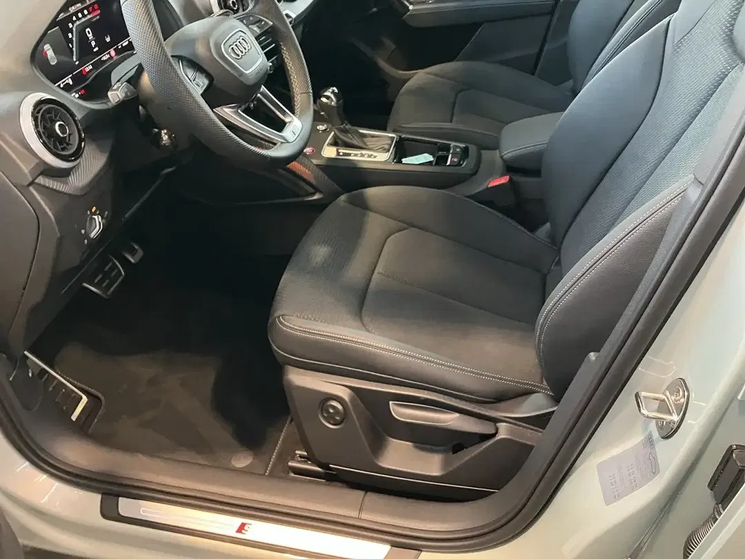 Audi SQ2 - Thumbnail 11