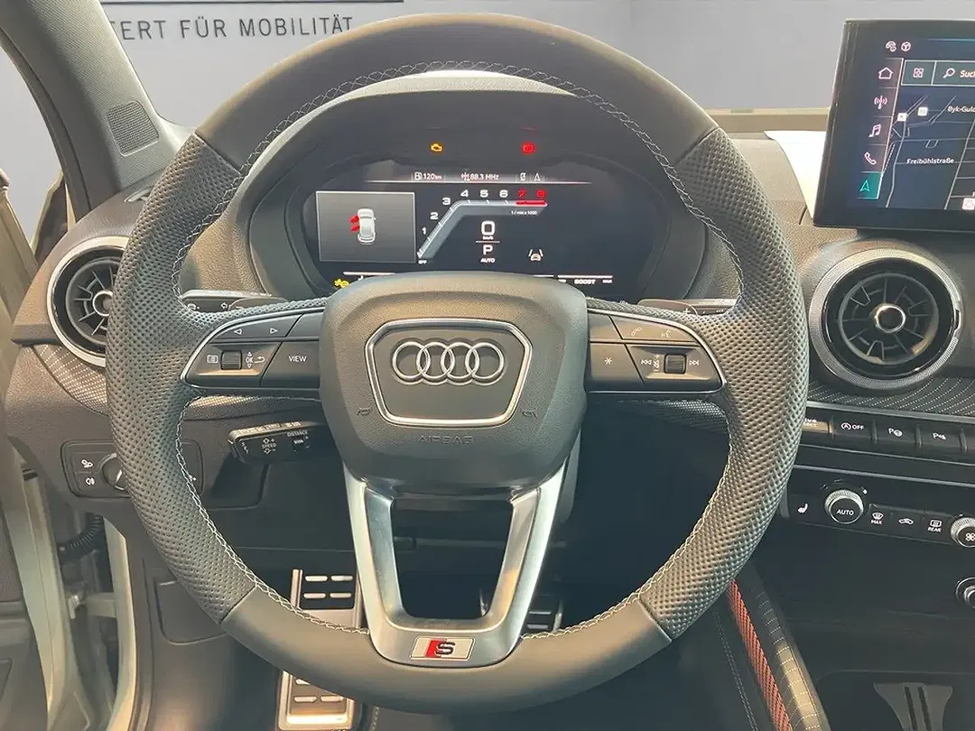 Audi SQ2 - Thumbnail 12