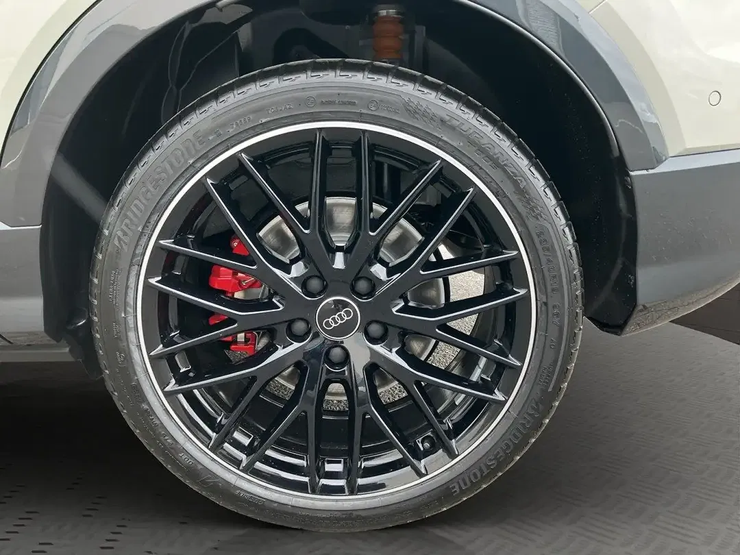 Audi SQ2 - Thumbnail 3