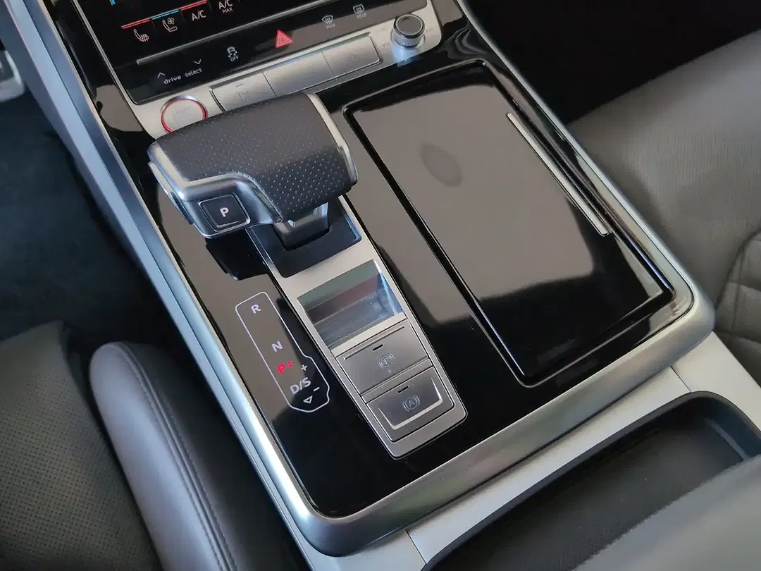 Audi SQ7 - Thumbnail 14