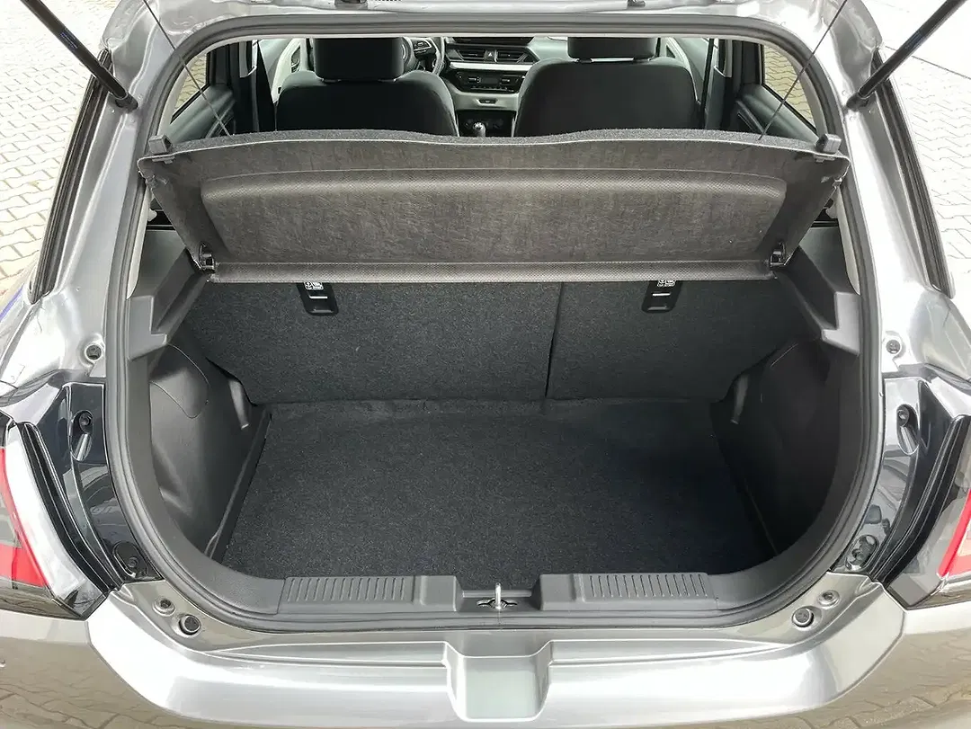 Suzuki Swift - Thumbnail 10