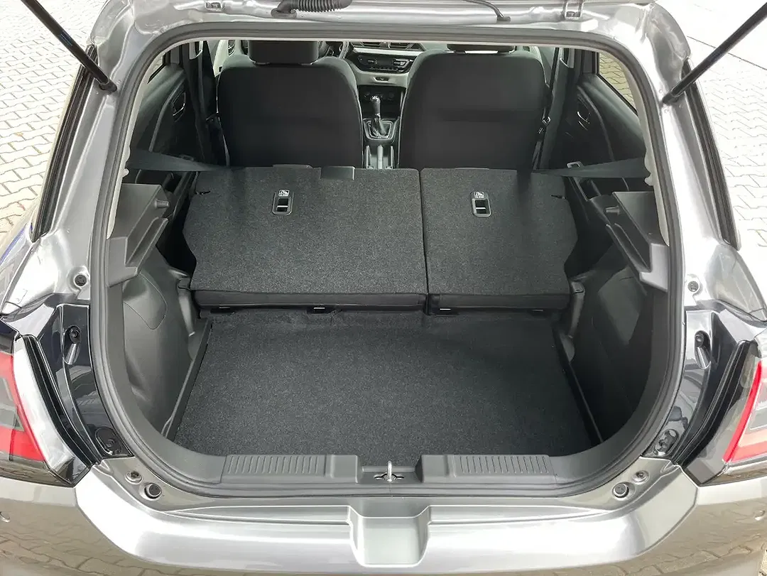 Suzuki Swift - Thumbnail 11