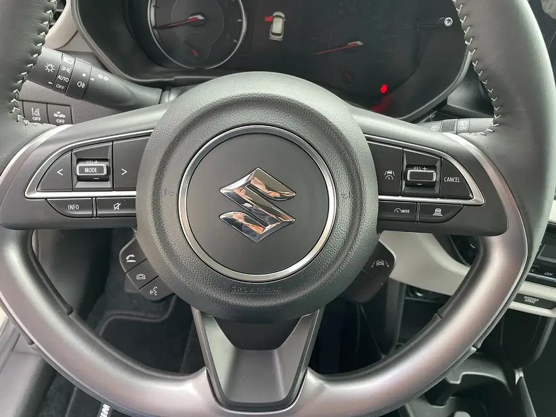 Suzuki Swift - Thumbnail 15