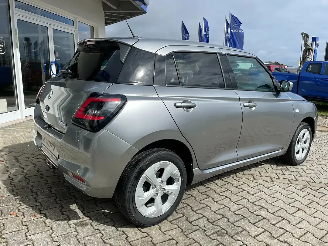 Suzuki Swift - Thumbnail 3